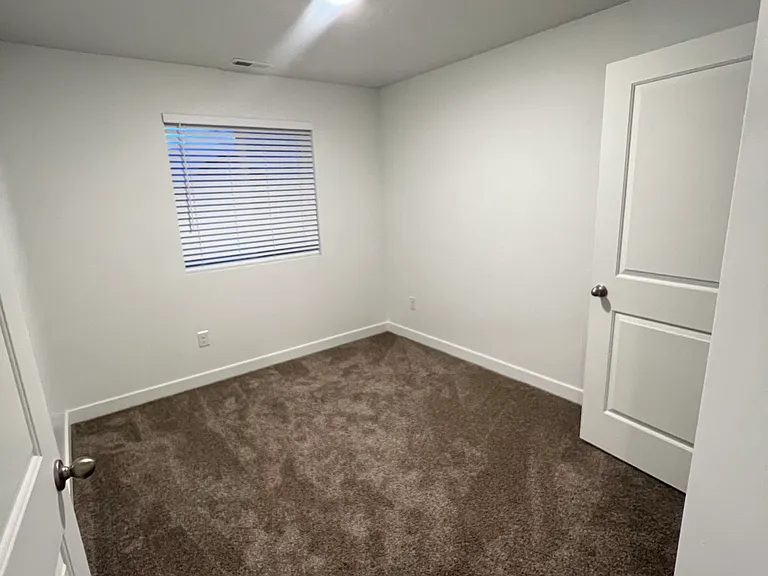 1868 N Blue Iris Ave — Photo 7