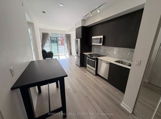 50 Bruyeres Mews #520, Toronto, ON M5V 0H8