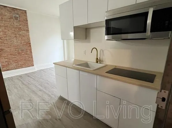 86 Church St #St1, Saint Catharines, ON L2R 3C8