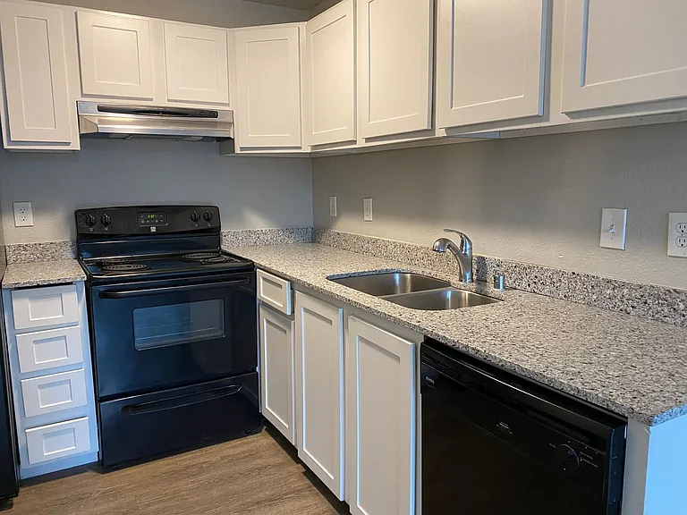 Westwood Apartments — Photo 79