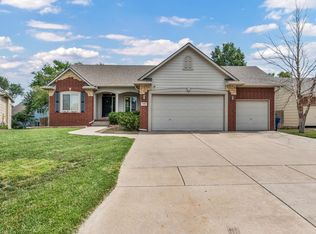 918 N Wisteria Cir, Derby, KS 67037