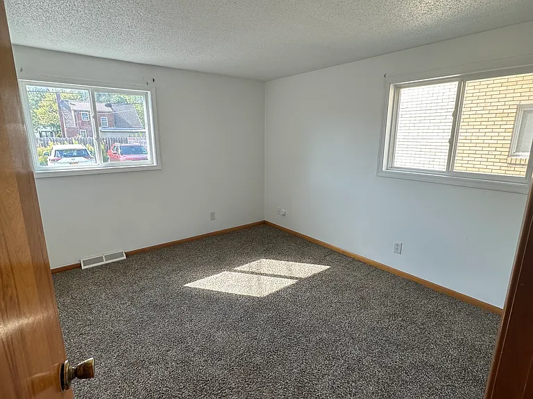 222 Montrose Tonawanda Town #2 — Photo 25