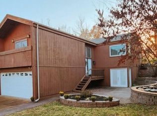 973 Beacon Woods Ct, Ballwin, MO