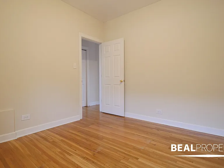 3720-28 N Pine Grove Ave — Photo 18
