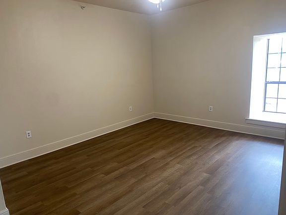 4th image of 2301 Midwestern Pkwy #214