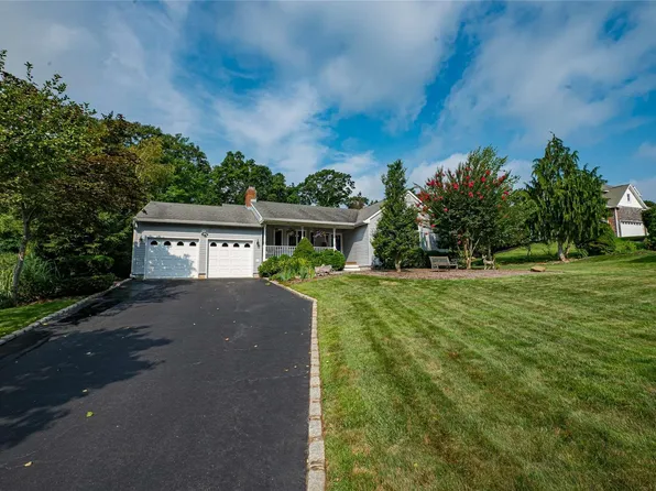 77 Great Rock Drive, Wading River, NY 11792