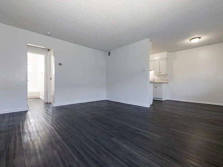 2616 Sherwood St #17 — Photo 11