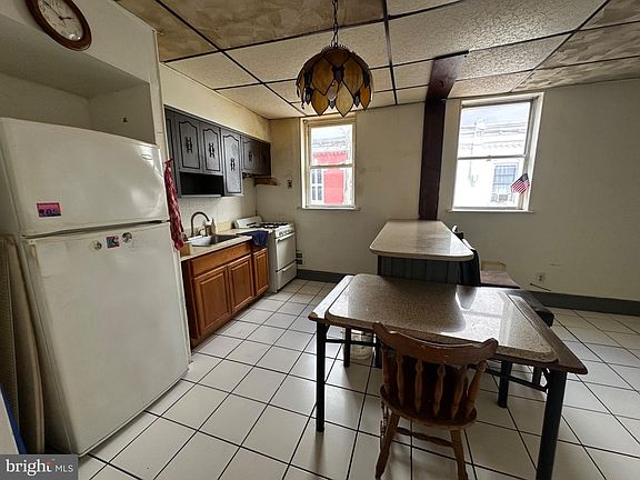 4th image of 715 W Ritner St