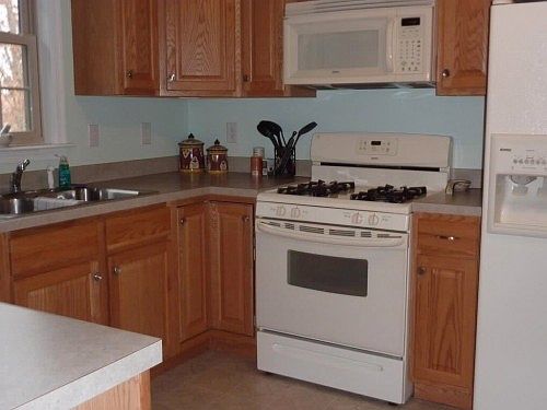 3rd image of 652 Oakwood Ave APT H