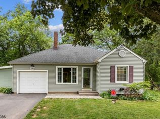 10 Orchard Dr, Flemington, NJ 08822
