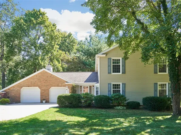 1036 Briarview Ave NW, North Canton, OH 44720