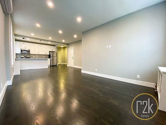 4th image of 23-50 Crescent St #2