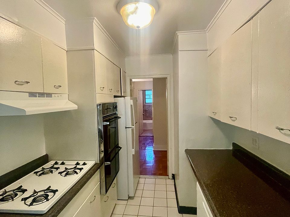 1st image of 192-50 71st Cres #C