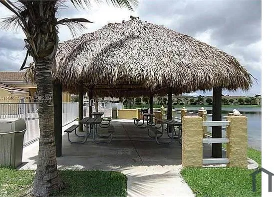 3 bed, 1182 sqft, $2,500 — Photo 3