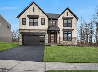 18 Old Moss Ln, Carlisle, PA 17013