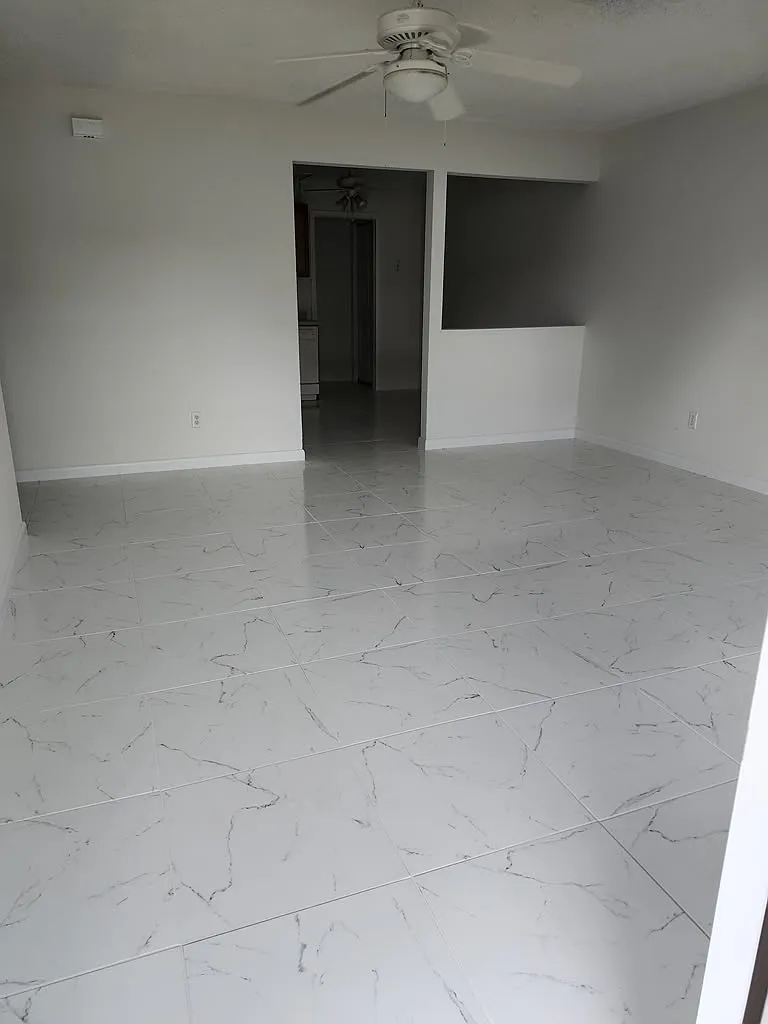 2 bed, 868 sqft, $1,700 — Photo 2
