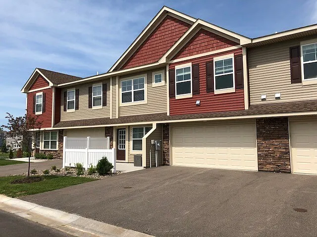 9910 5th Street Ln N — Photo 1