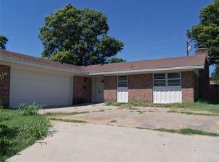 5608 Harvard Dr, Bartlesville, OK 74006