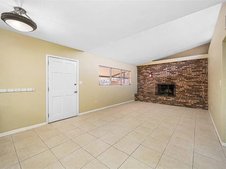 306 Crystal Beach Ave — Photo 5