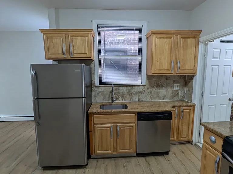 998 Broadway #2 — Photo 3