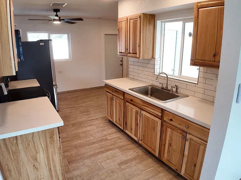 3024 N 21st St — Photo 3