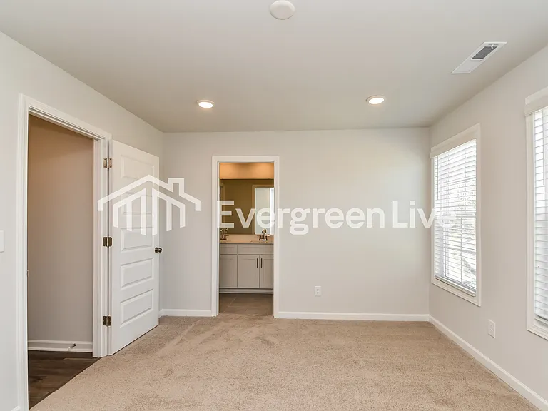 1018 Postmaster Ln — Photo 4