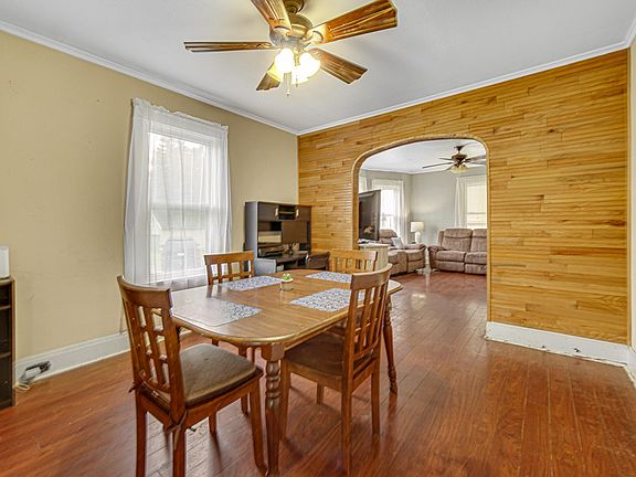 4th image of 1807 E Lincolnway