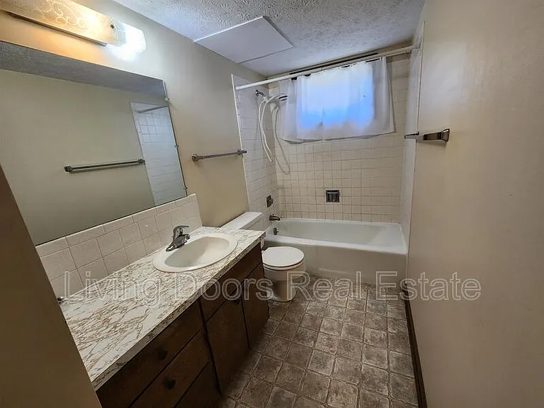 2043 South St — Photo 8