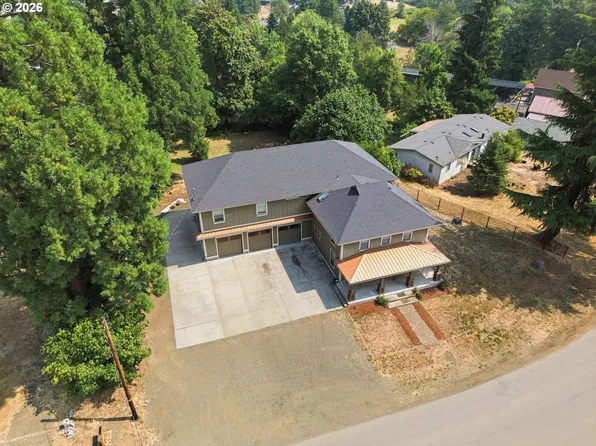 246 S Main St, Falls City, OR 97344