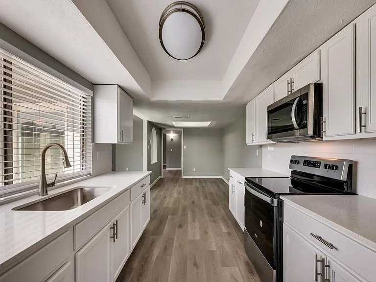 2129 Lewis Trl — Photo 14