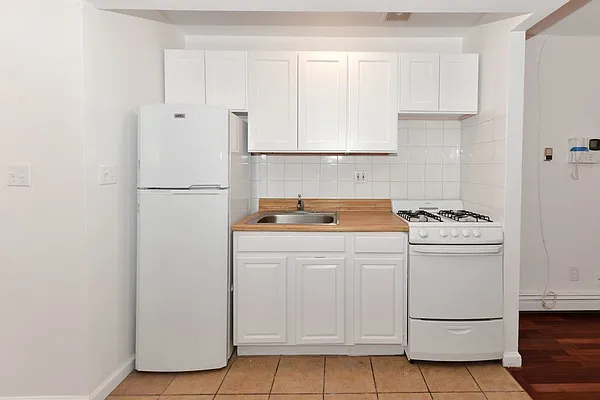 Rented by J Misrahi Realty Corp | media 7