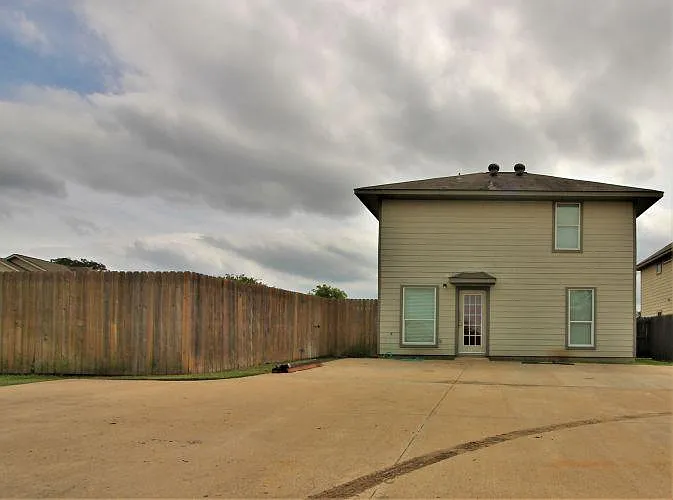 4121 McFarland Dr — Photo 17