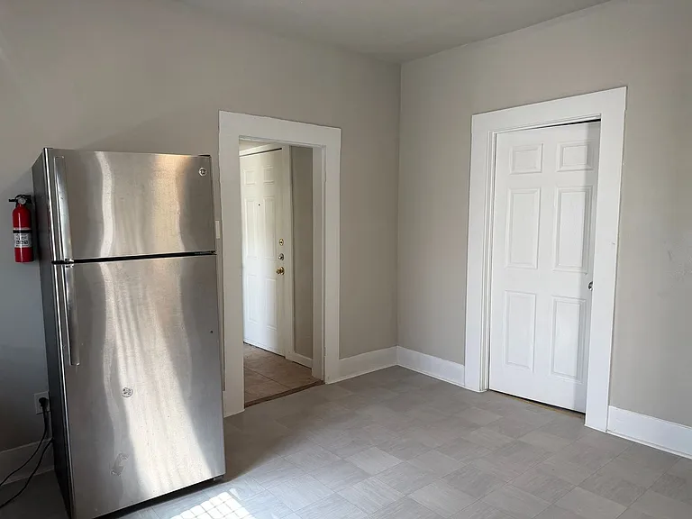 2308 W Martin St — Photo 7