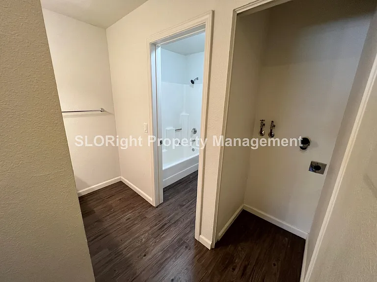 1021 Southwood Dr #D — Photo 12