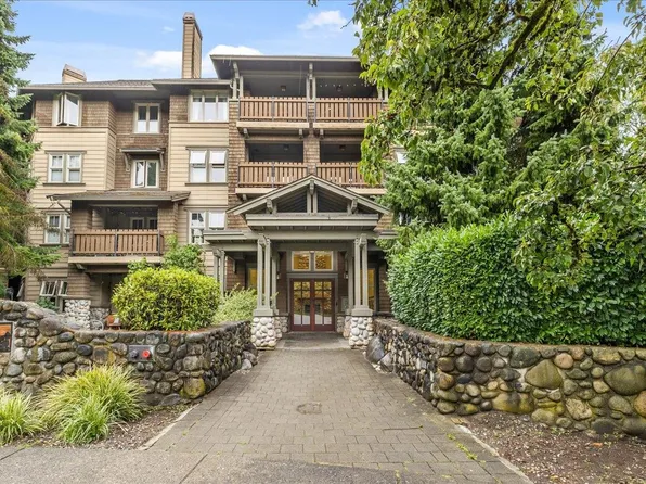 15 Smokey Smith Pl #207, New Westminster, BC V3L 5V7