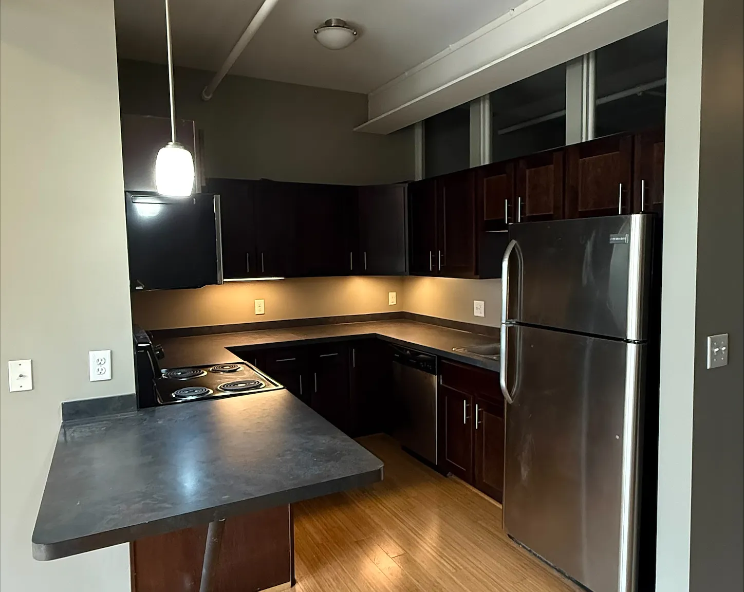 2 bed, 1300 sqft, $1,350 — Photo 1