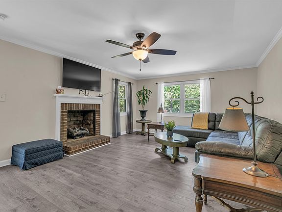 2nd image of 213 Nursery Rd