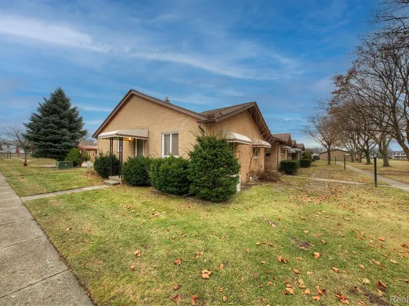 8401 Eighteen Mile Rd #167, Sterling Heights, MI 48313