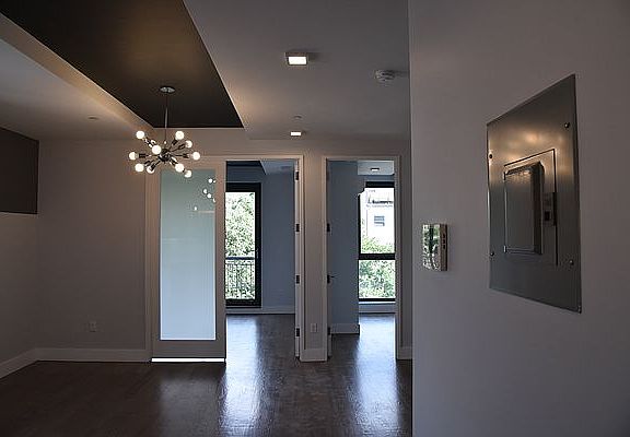 5th image of 44 Stanhope St APT 5A