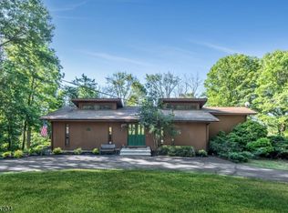 8 Driftway Dr, High Bridge, NJ 08829