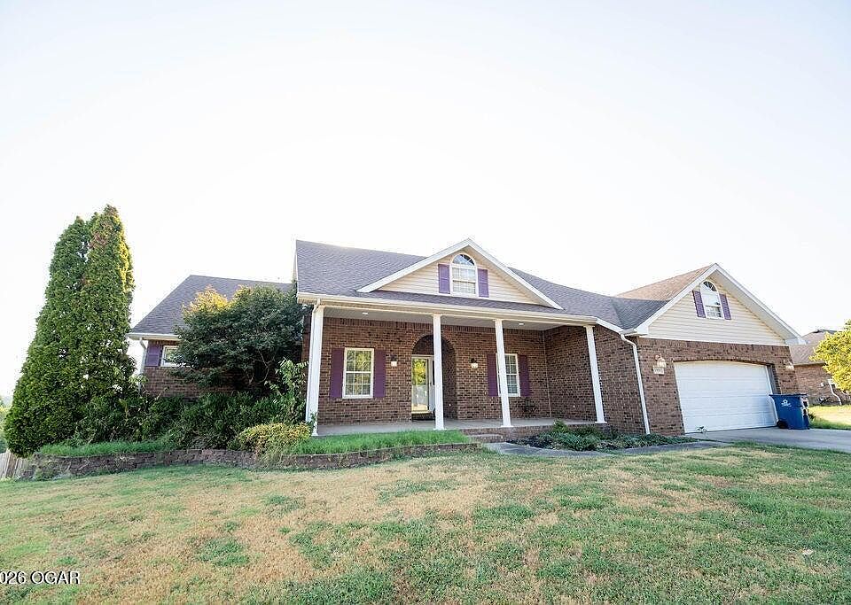 1st image of 1301 Fox Ridge Ln