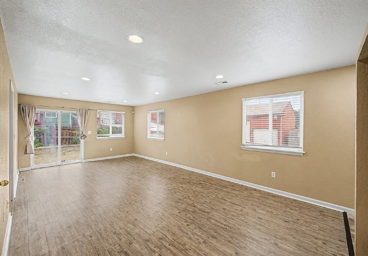 3 bed, 2.0 bath, $2,150 — Photo 3