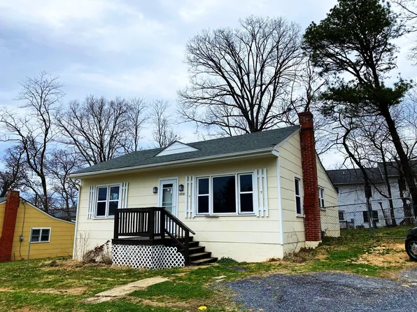1803 Churchville Ave #A, Staunton, VA 24401