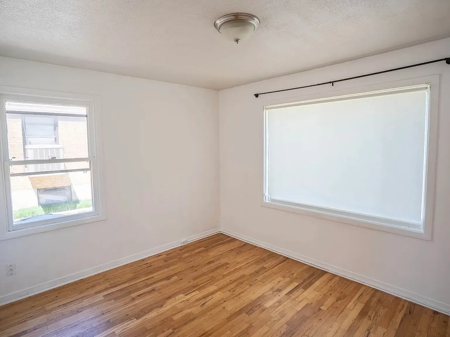 5 bed, 1650 sqft, $2,100 — Photo 3