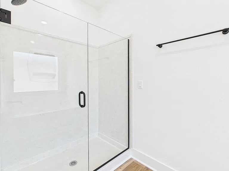 333 Shoal River Dr — Photo 2