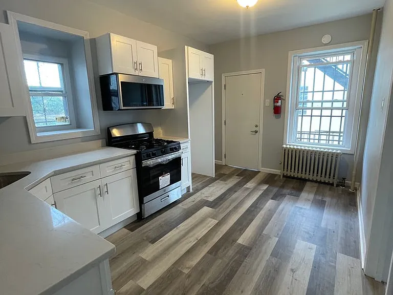 421 Central Ave — Photo 10