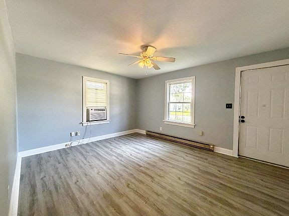 2nd image of 616 W Hamilton St