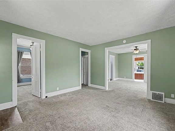 5th image of 944 Oakwood Ave