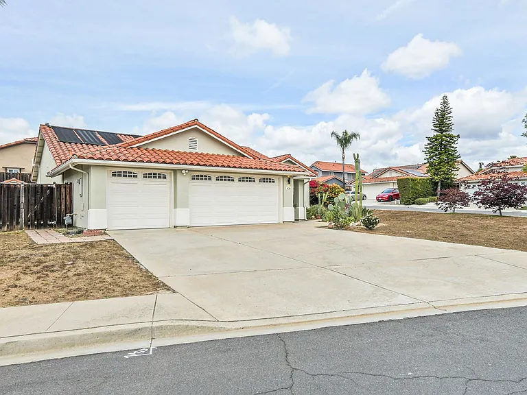 870 Bracero Pl — Photo 3