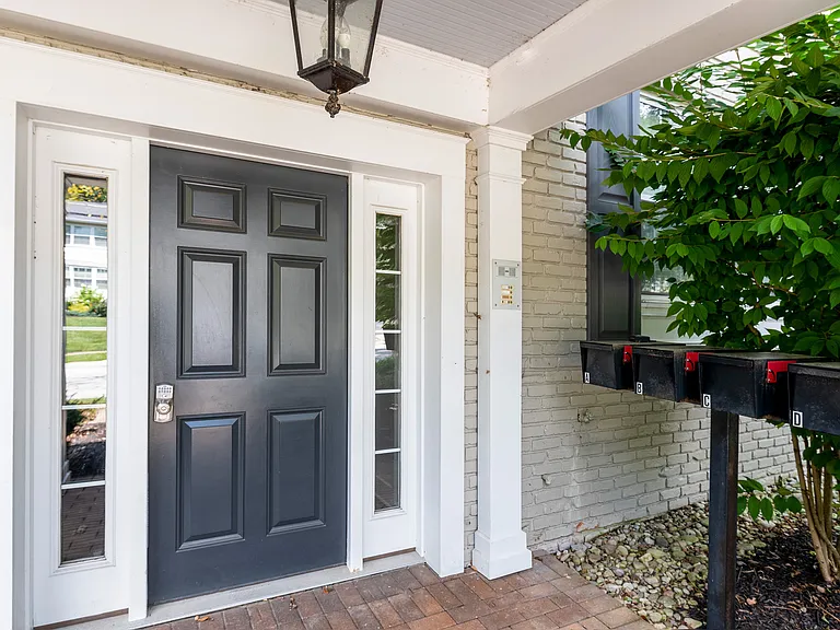 3721 Ashworth Dr #D — Photo 2